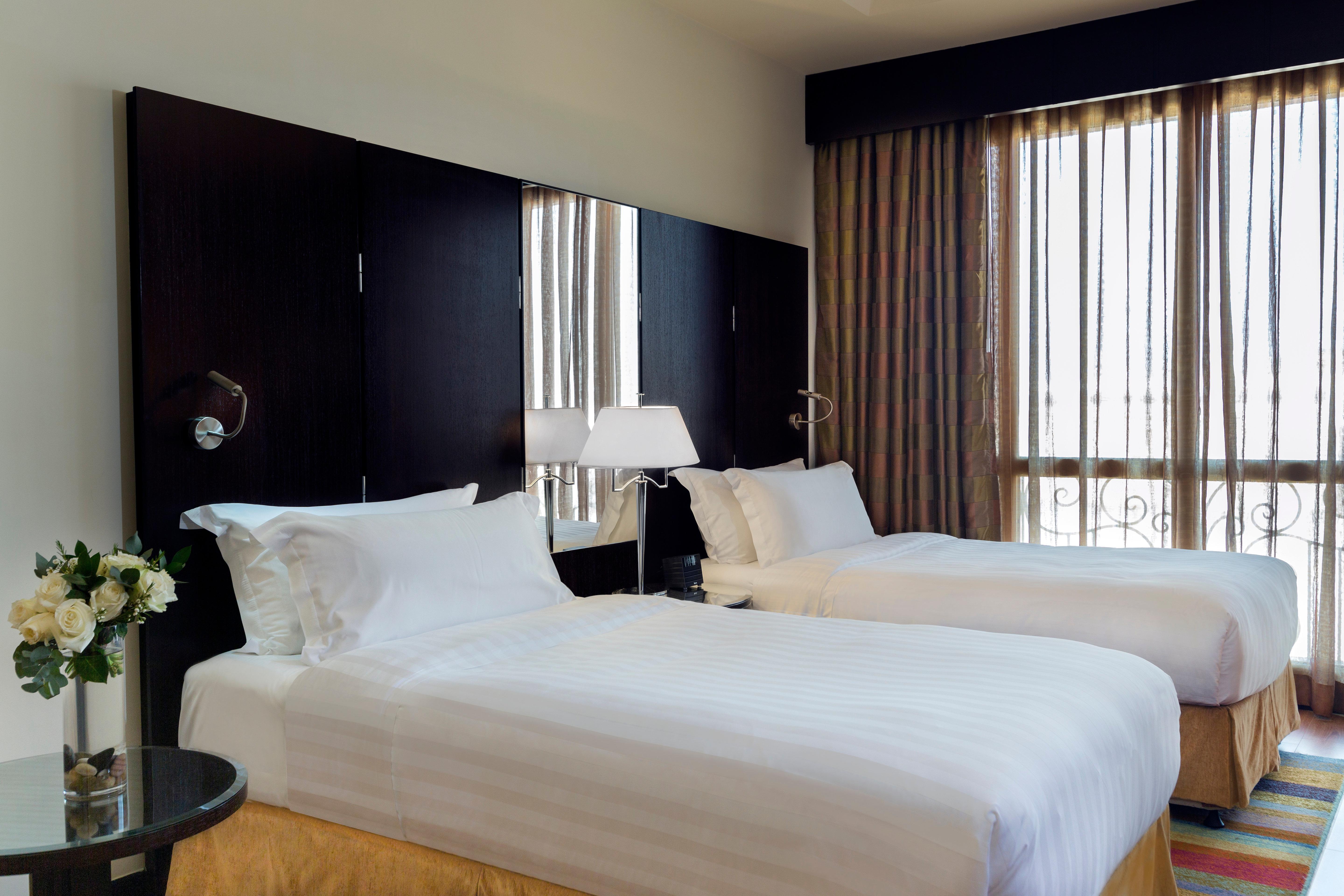クラウン プラザ ホテル アル コバール アル・コバール エクステリア 写真 A bedroom at the hotel