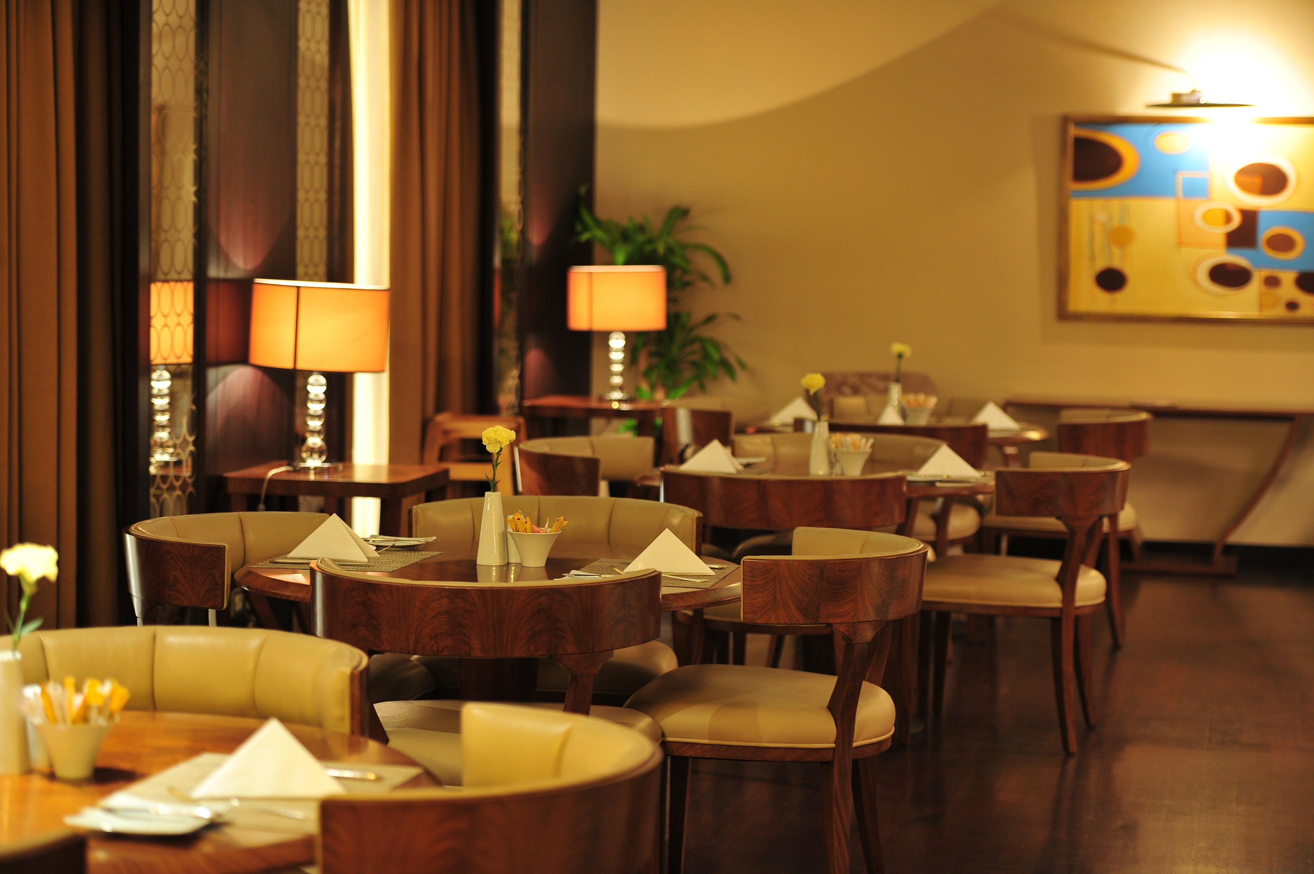 クラウン プラザ ホテル アル コバール アル・コバール エクステリア 写真 The interior of the restaurant
