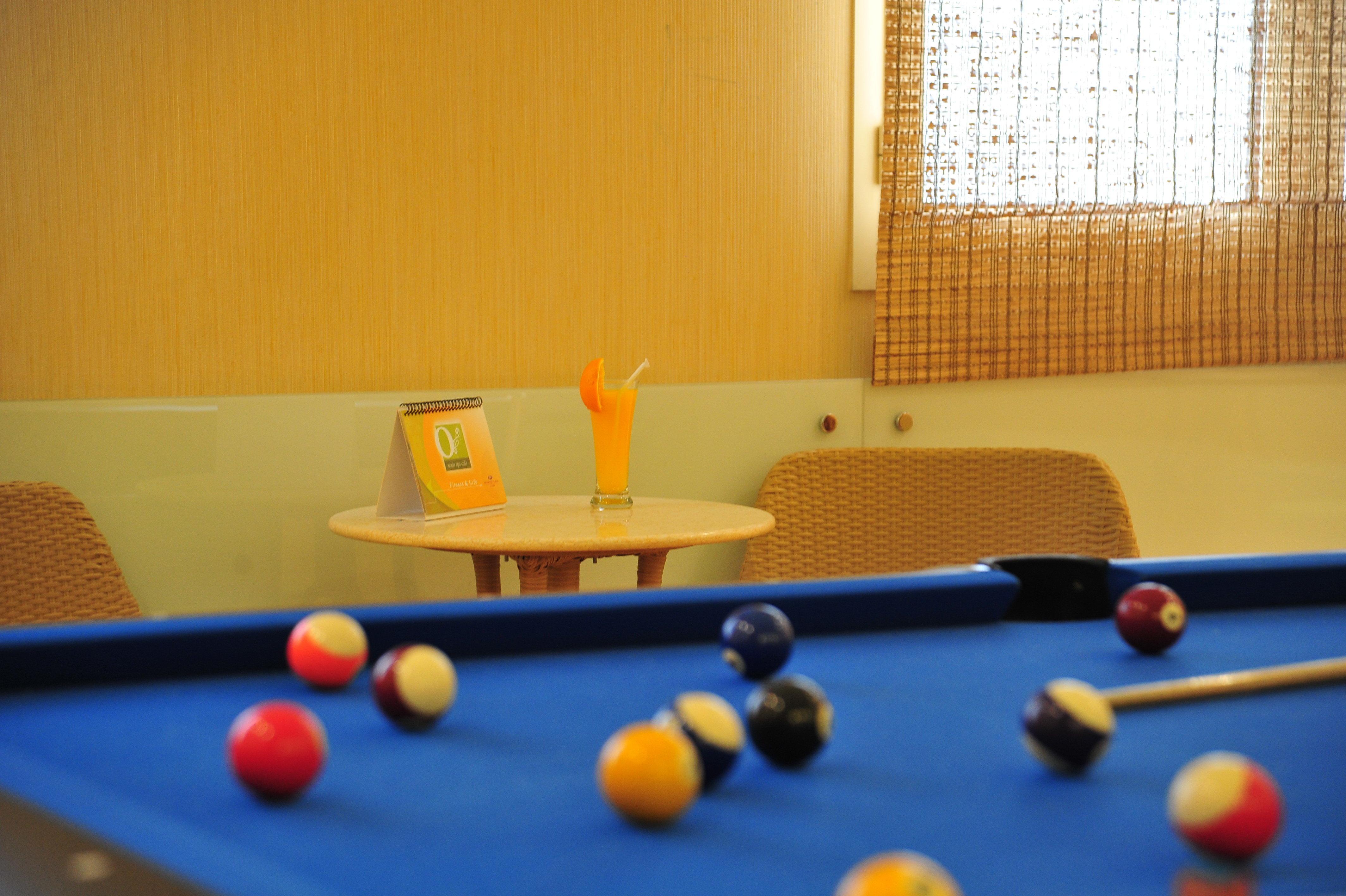 クラウン プラザ ホテル アル コバール アル・コバール エクステリア 写真 Pool table