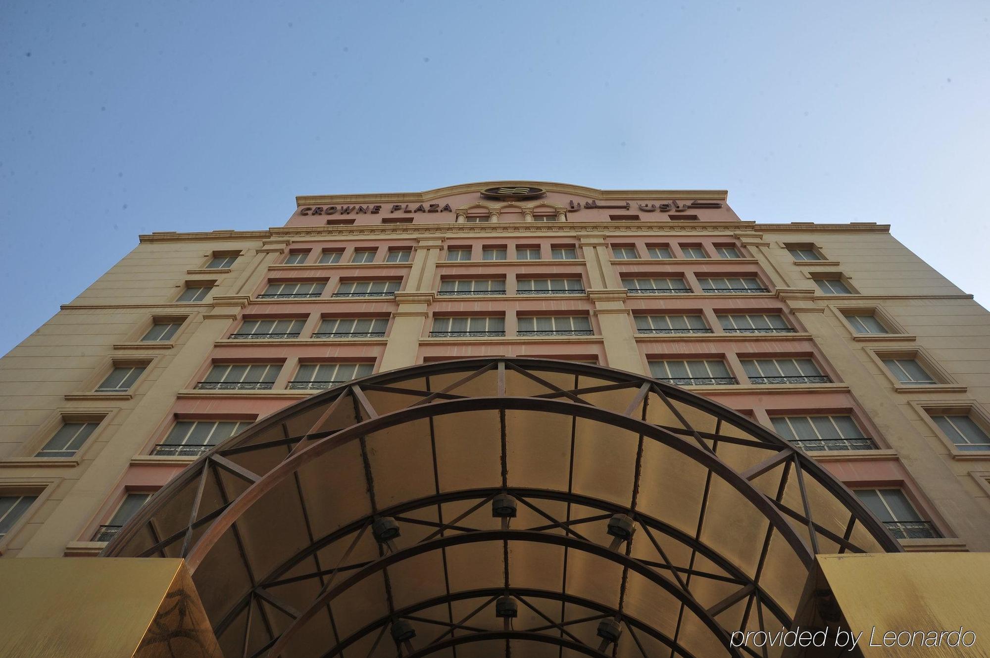 クラウン プラザ ホテル アル コバール アル・コバール エクステリア 写真 Facade of the hotel
